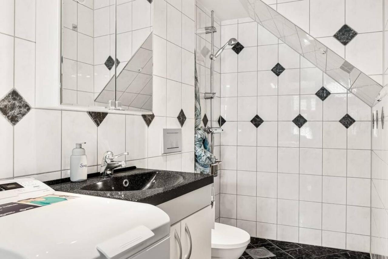 Dinbnb Apartments I Historical Two-Floor Apartment With Rooftop Panorama I 1645 Heritage Bergen Exterior photo