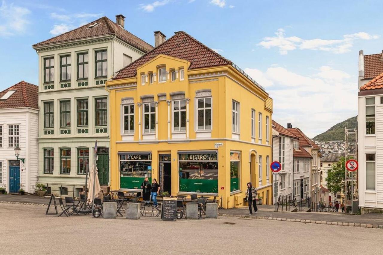 Dinbnb Apartments I Historical Two-Floor Apartment With Rooftop Panorama I 1645 Heritage Bergen Exterior photo