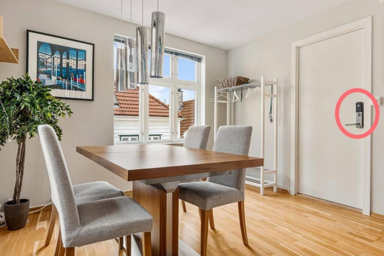 Dinbnb Apartments I Historical Two-Floor Apartment With Rooftop Panorama I 1645 Heritage Bergen Exterior photo